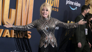 Contra su voluntad, Dolly Parton entra al Sal&oacute;n de la Fama del Rock