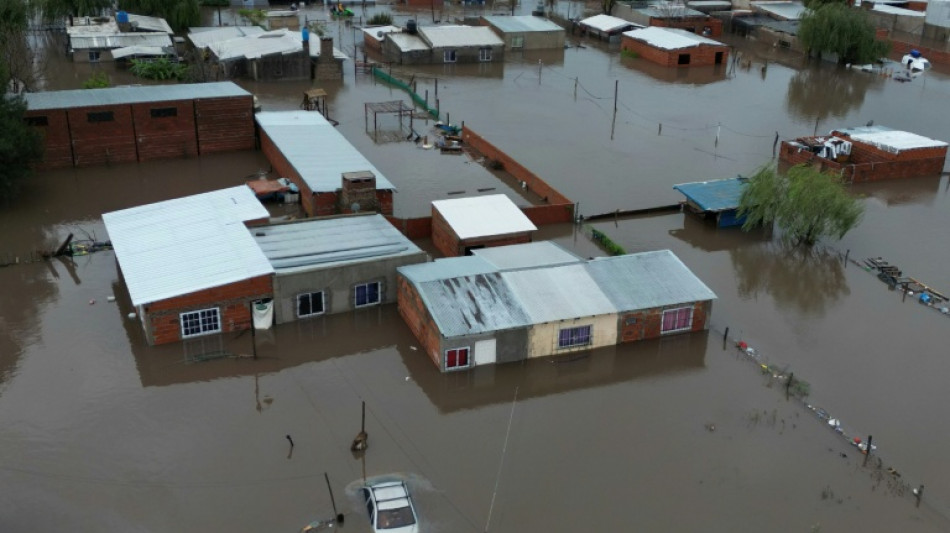 M&aacute;s de 7.500 evacuados por intensas lluvias en Argentina