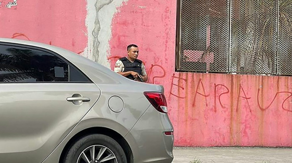 Homens armados invadem transmiss&atilde;o ao vivo de canal de TV no Equador