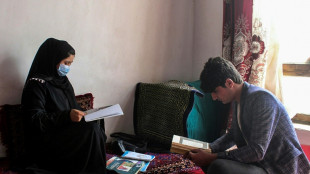 Afghanistan: les filles "heureuses" de leur retour au collège et au lycée