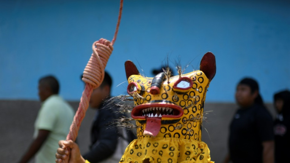 Mexican tiger fight ritual draws blood to bring rain