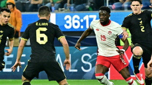 Medien: Bayern-Star Davies erleidet Kreuzbandriss