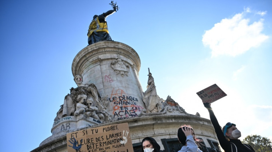 La France en qu&ecirc;te d'explications face au chaos, nouvelles tensions &agrave; Paris