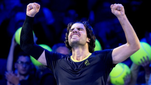 Alcaraz vence Medvedev e vai &agrave; final do ATP 500 de Viena