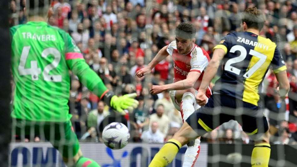 Angleterre: Arsenal au taquet, Burnley quasiment relégué