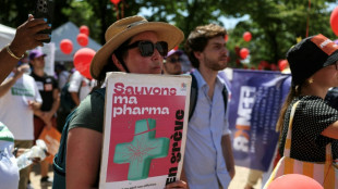 Remises sur les g&eacute;n&eacute;riques: les pharmacies poursuivent leur gr&egrave;ve des gardes