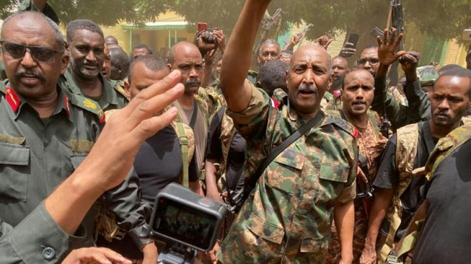Sudanesische Armee verlässt Gespräche um Waffenruhe und greift RSF-Stellungen an