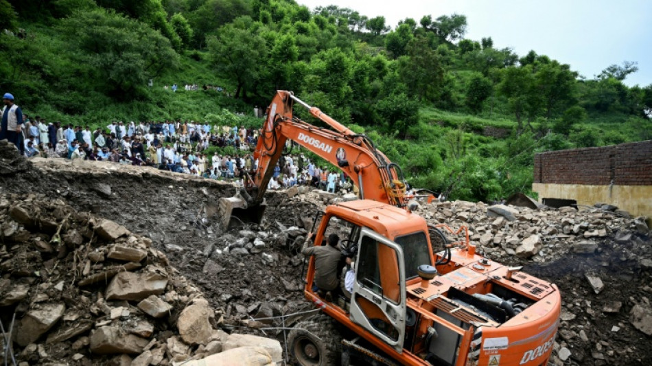 Death toll from northern Pakistan monsoon floods rises to almost 400