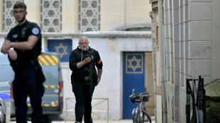La policía francesa mata a un hombre armado que intentaba prender fuego a una sinagoga