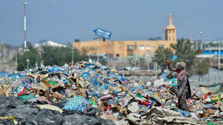 Verhandlungen in Kenia über weltweites Abkommen gegen Plastikverschmutzung begonnen