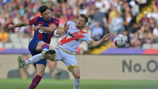 Barça vence e garante vice; Sorloth faz 4 no empate do Villarreal com Real Madrid (4-4)