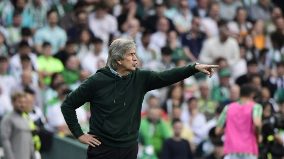 Betis se adelanta 2-1 a Fiorentina en su semifinal de Conference League