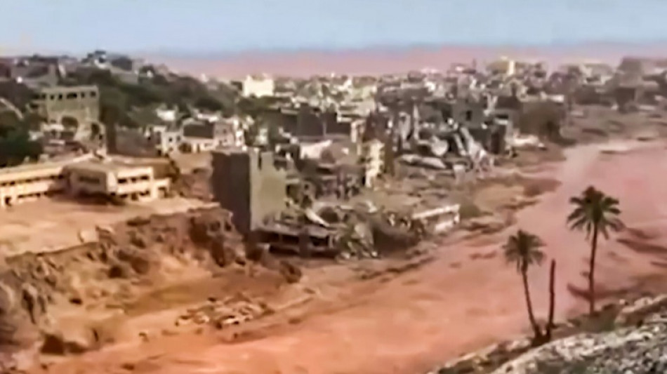 Inunda&ccedil;&otilde;es deixam mais de 3.800 mortos e 30.000 deslocados na L&iacute;bia