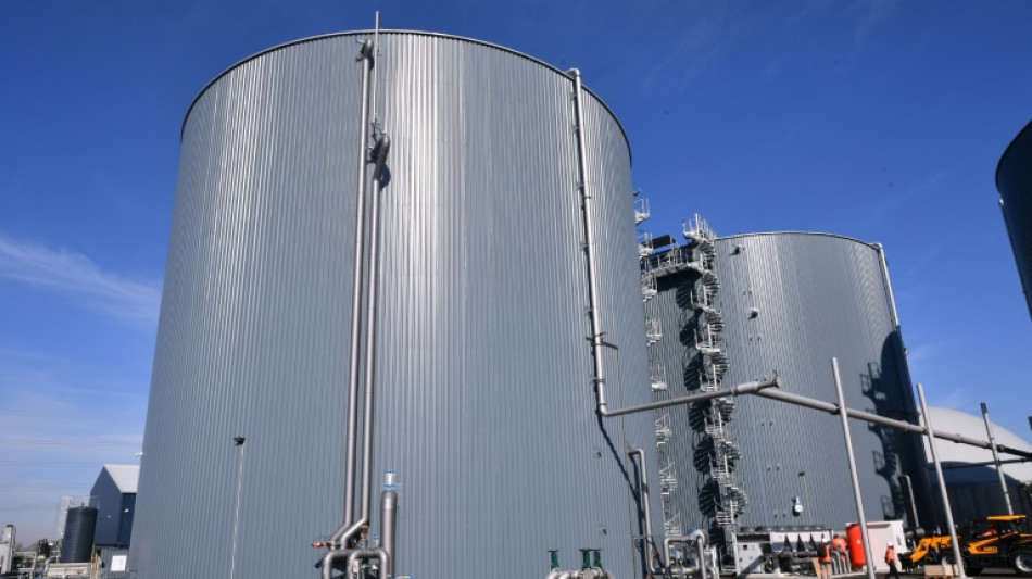 Dans le bassin de Lacq, des "nez" form&eacute;s pour identifier les rejets chimiques