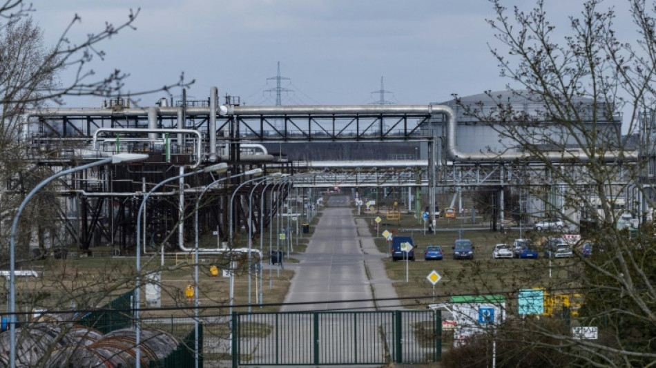 Oil refinery workers caught in Germany's energy dilemma
