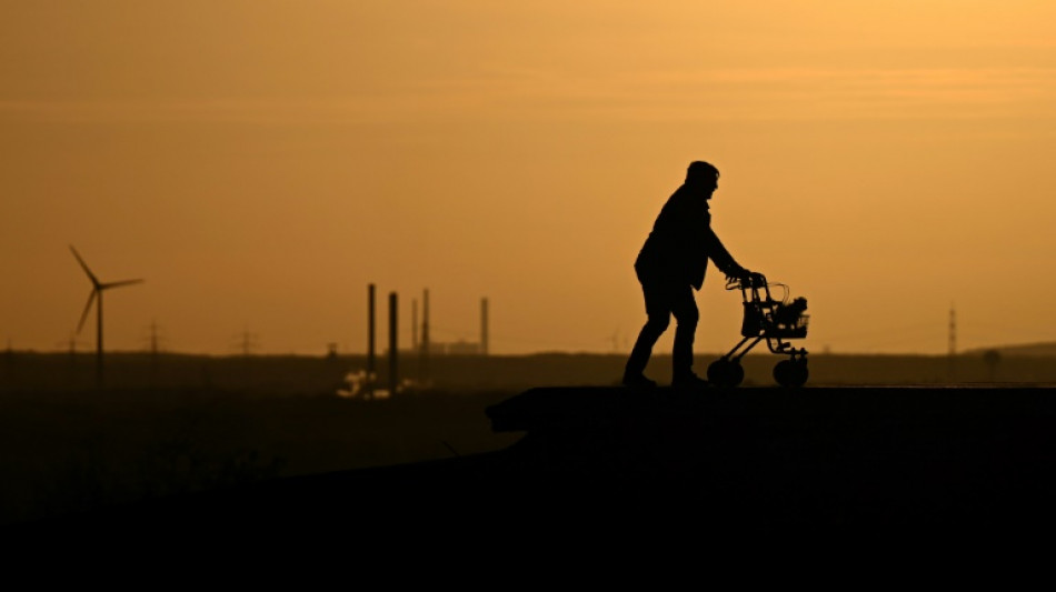 Umfrage f&uuml;r Krankenkasse DAK: Gro&szlig;e Mehrheit zweifelt an Pflegesystem