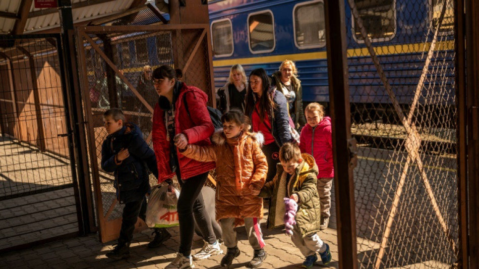 Polizeigewerkschaft fordert "Schutzzonen" f&uuml;r Kriegsfl&uuml;chtlinge an Bahnh&ouml;fen