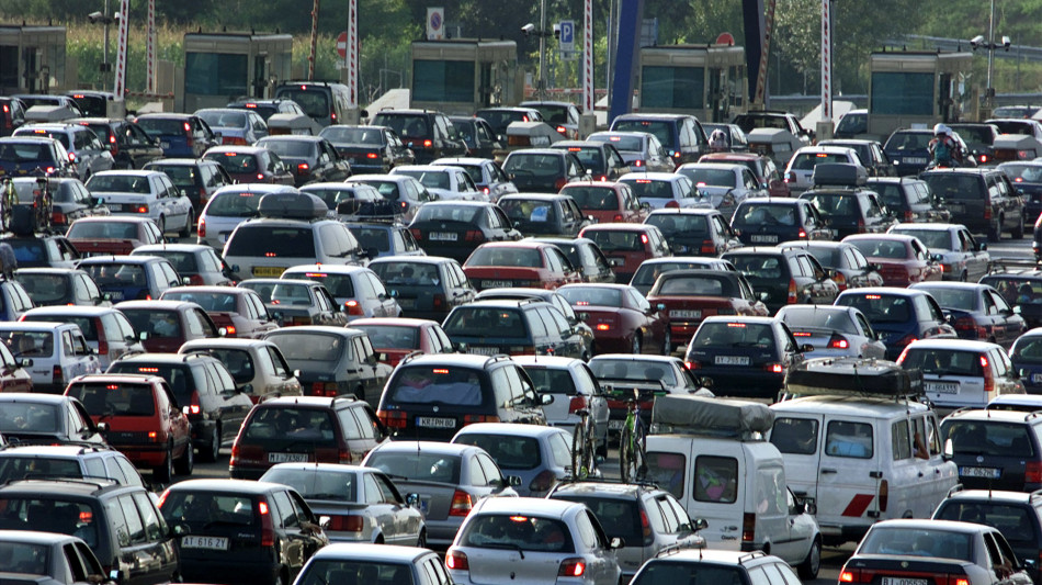 Scende numero auto Ue.In Valle d'Aosta pi&ugrave; di 2 per abitante