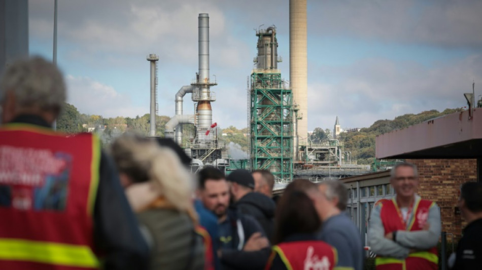 Apr&egrave;s une reconduction matinale, les raffineurs d&eacute;cident de la suite de leur mouvement