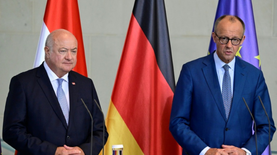 Merz lobt Zusammenarbeit mit &Ouml;sterreich an gemeinsamer Grenze