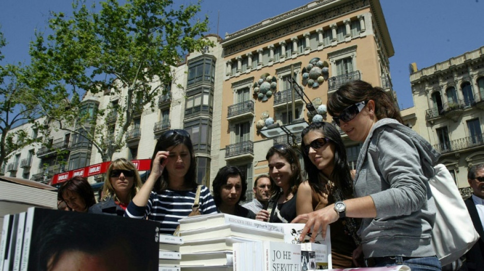 El chileno Cristian Alarc&oacute;n, Premio Alfaguara con la historia familiar "El tercer para&iacute;so"