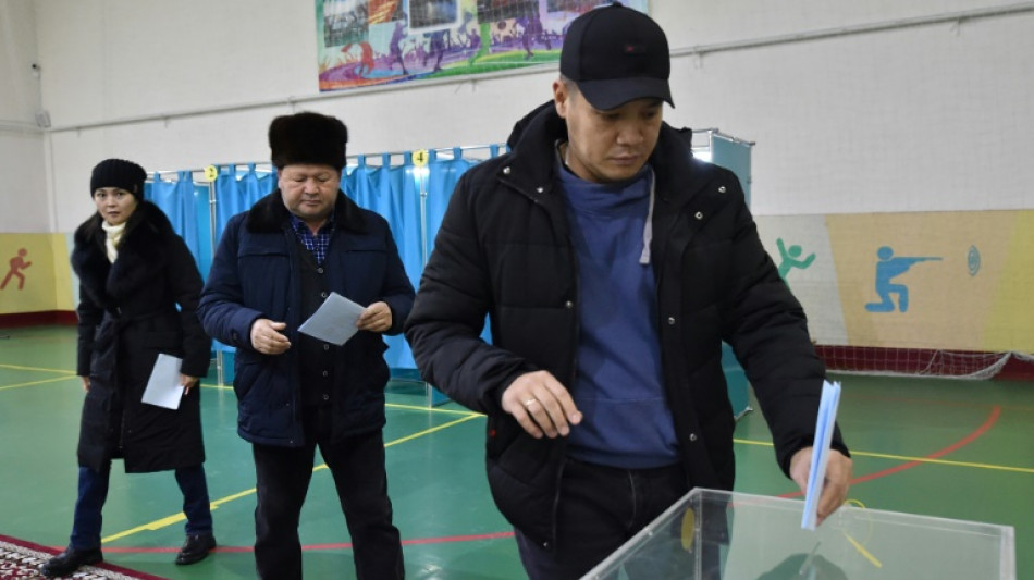 Präsidentschaftswahl in Kasachstan läuft