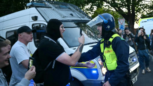 En Angleterre, nouvelles tensions devant un h&ocirc;tel h&eacute;bergeant des demandeurs d'asile