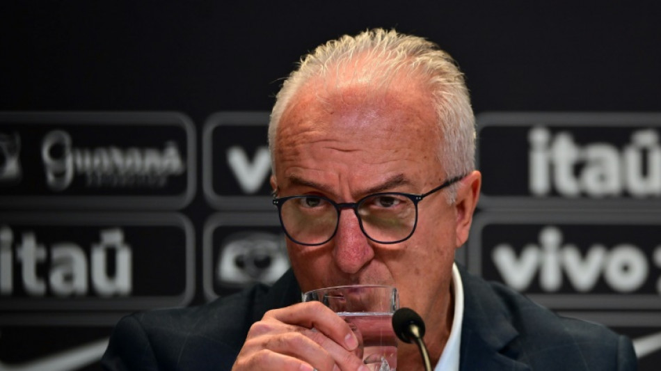 Sele&ccedil;&atilde;o em reconstru&ccedil;&atilde;o enfrenta teste dif&iacute;cil na estreia de Dorival