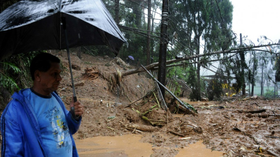 Suben a 18 los muertos por el temporal en una región serrana de Rio de Janeiro