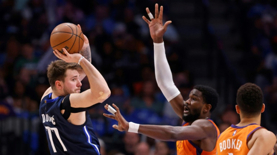 Mavs drill 20 three-pointers in NBA series-tying win over Suns