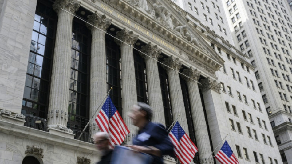 Wall Street bondit apr&egrave;s une semaine chahut&eacute;e pour les march&eacute;s financiers