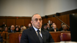 Los dem&oacute;cratas se salen de una reuni&oacute;n en el Senado para nombrar juez a un exabogado de Trump