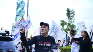 El cantante Rubén Blades pide en las calles de Panamá votar por un cambio político
