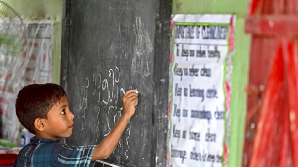 Despu&eacute;s de cinco a&ntilde;os de &eacute;xodo, el himno birmano resuena entre los rohiny&aacute;s