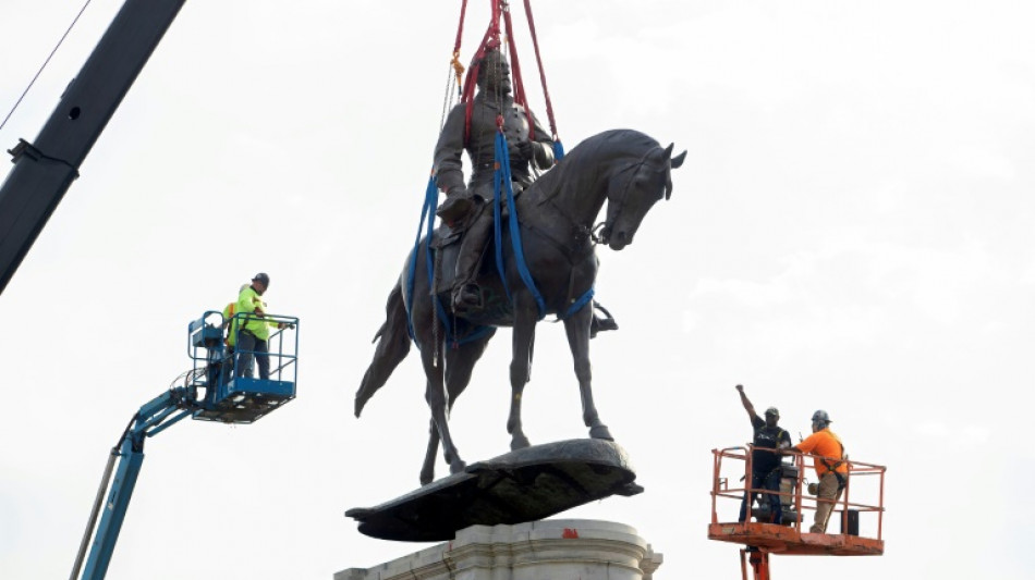 In US, death threats for those removing Confederate statues