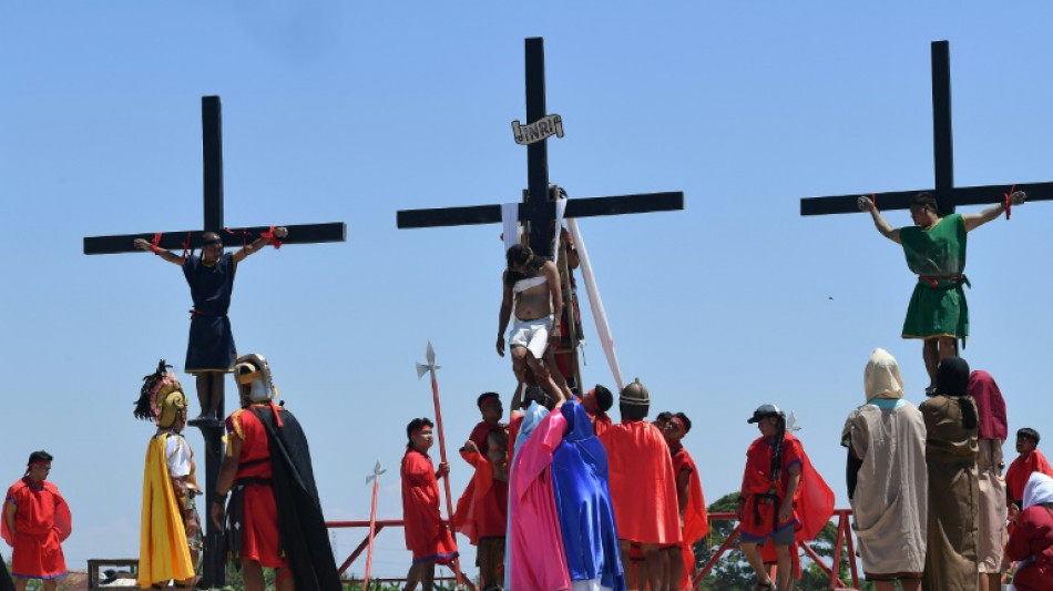 Bloody Philippine passion play sees final performance of veteran 'Jesus'