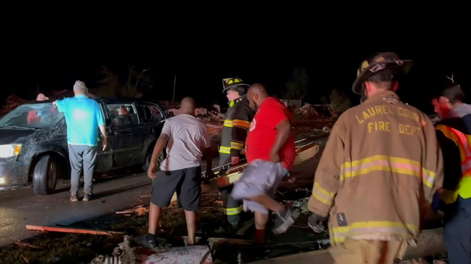 M&aacute;s de 20 muertos por intensos tornados en EEUU