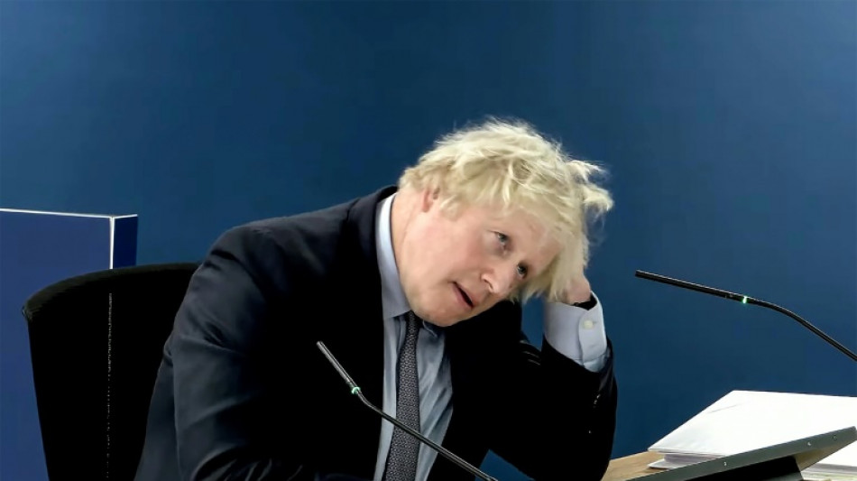 Boris Johnson pide perdón a víctimas del covid y admite que debió reaccionar antes