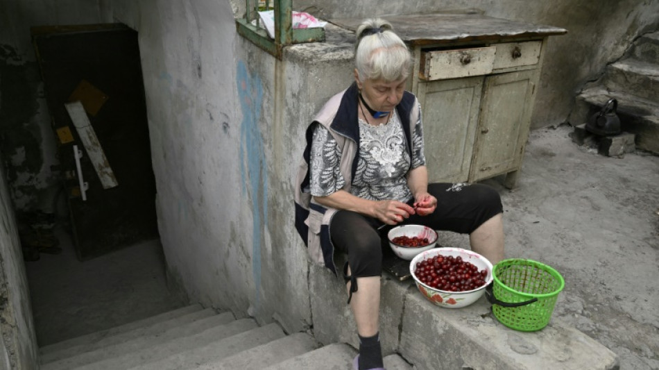 Ukraine: autour de Lyssytchansk, "&ccedil;a bombarde de jour comme de nuit"