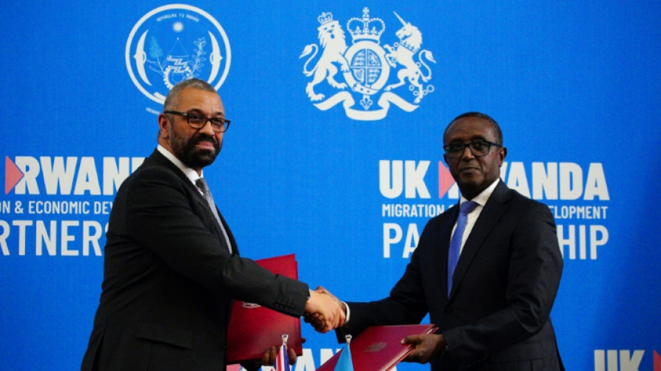 Reino Unido firma un nuevo tratado de migraci&oacute;n con Ruanda