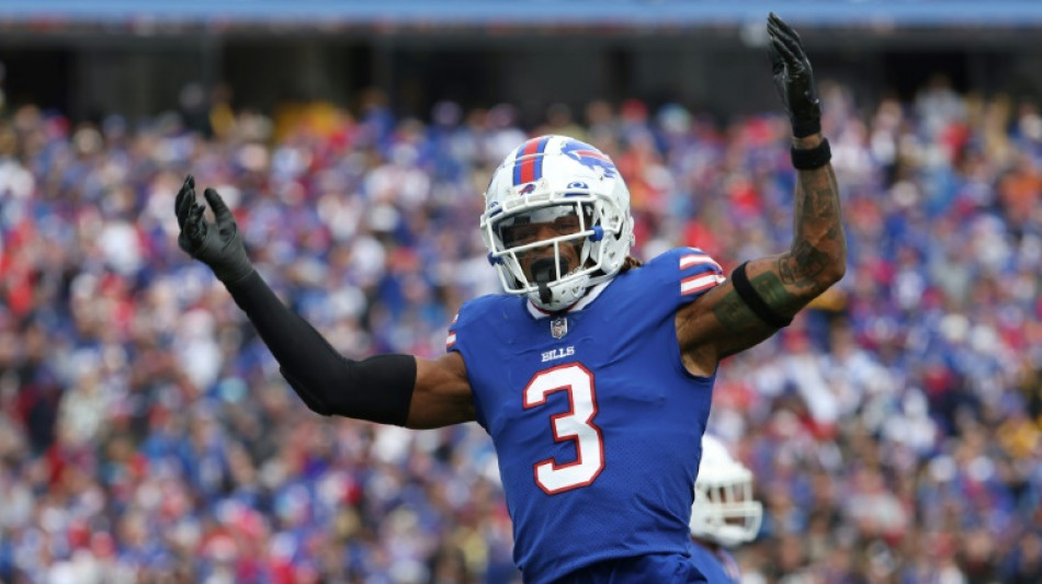 NFL: la sant&eacute; du joueur des Bills continue de s'am&eacute;liorer