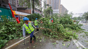 Alarmstufe Rot in Peking wegen heftiger Regenfälle durch Taifun 