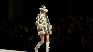 El argentino Adrian Appiolaza estrena para Moschino en la Semana de la Moda de Mil&aacute;n