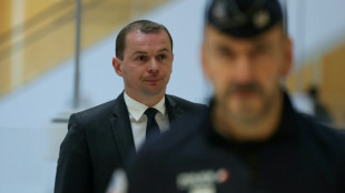 Soup&ccedil;ons de favoritisme: l'ex-ministre Olivier Dussopt relax&eacute;