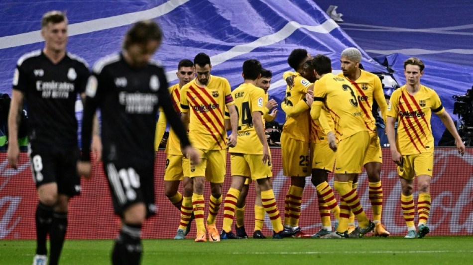El Bar&ccedil;a traslada las dudas a su eterno rival
