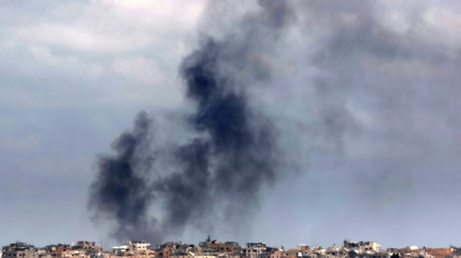 Defesa Civil de Gaza registra 16 mortes em bombardeios israelenses