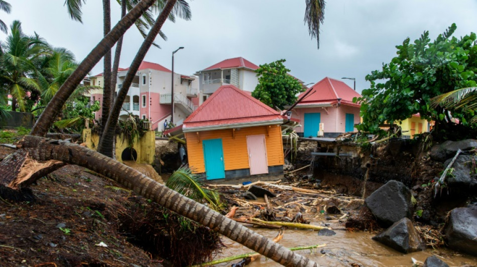 A Capesterre-Belle-Eau en Guadeloupe, la boue a remplacé l'asphalte