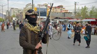 Líder talibã faz rara aparição pública e critica a comunidade internacional