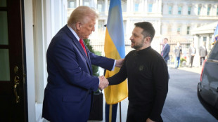 Selenskyj und Trump schlagen nach Eklat vers&ouml;hnlichere T&ouml;ne an - neues Treffen in Arbeit