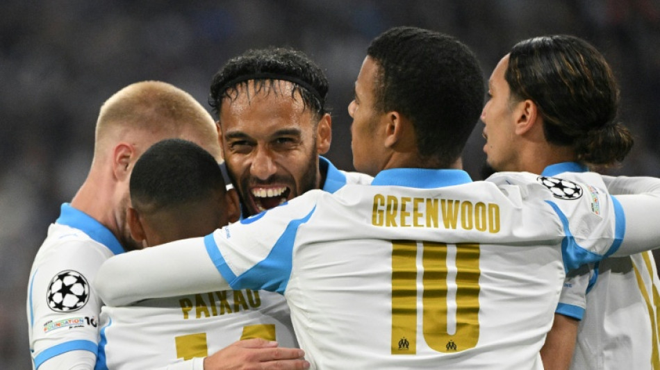 Olympique de Marselha goleia Ajax em casa (4-0) com dois gols de Igor Paix&atilde;o